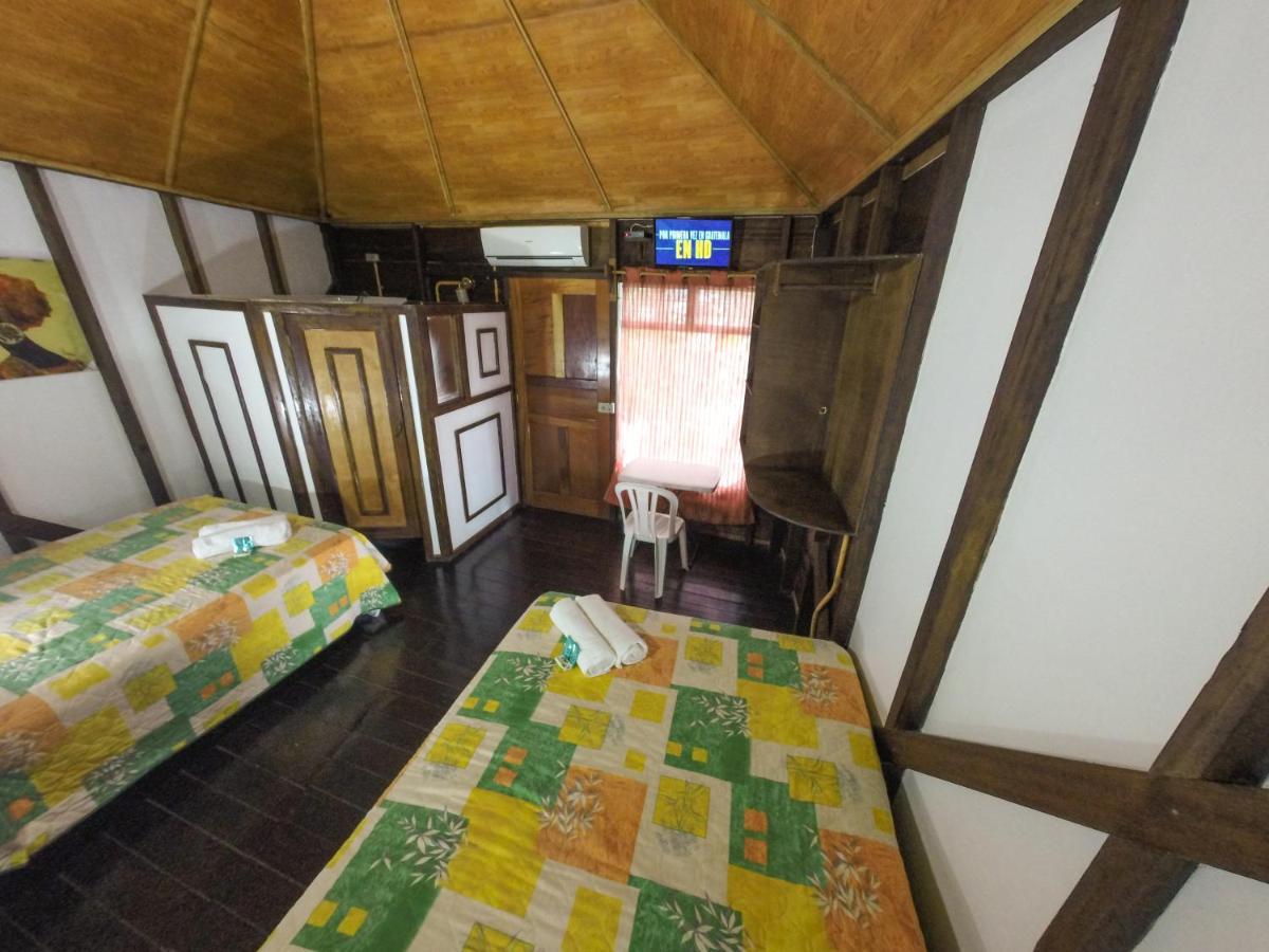 El Estor Chalet Castillo מראה חיצוני תמונה