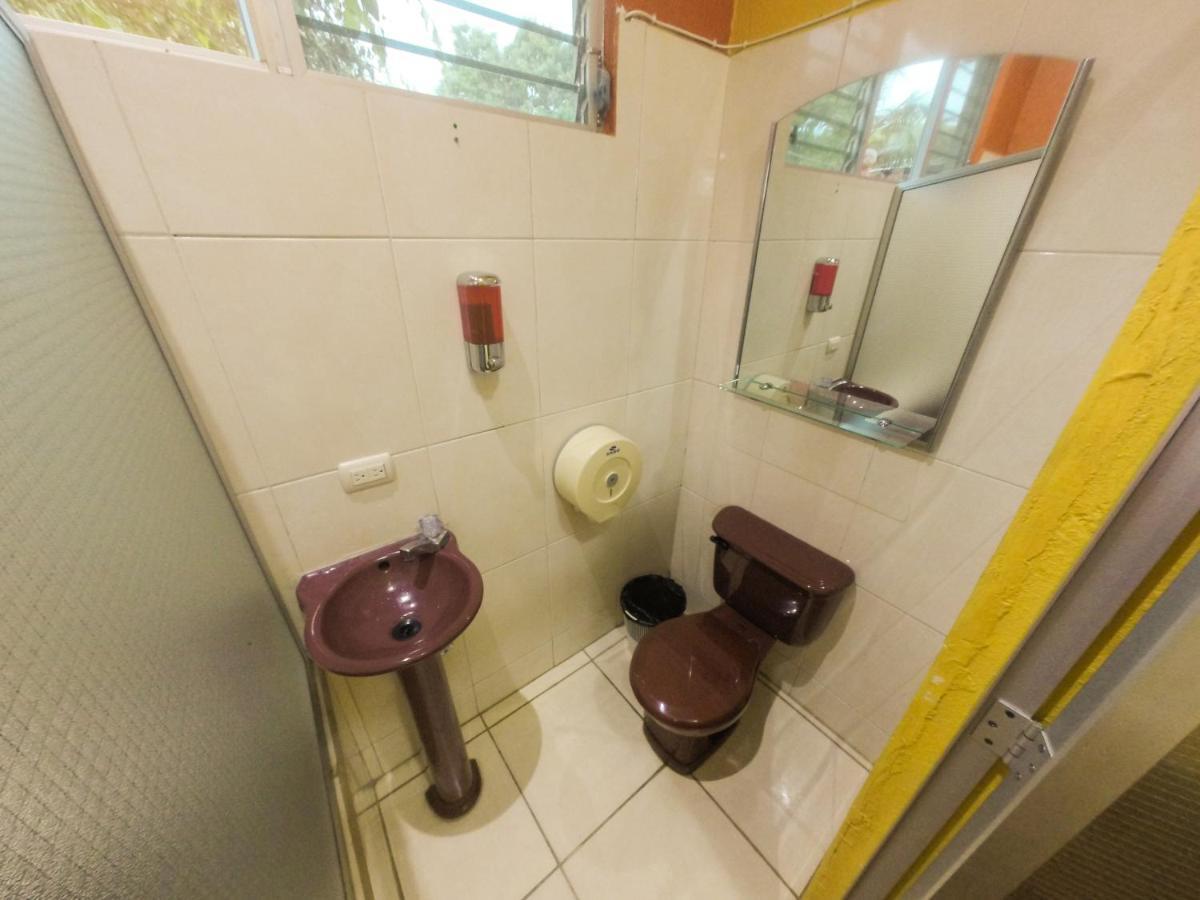 El Estor Chalet Castillo מראה חיצוני תמונה