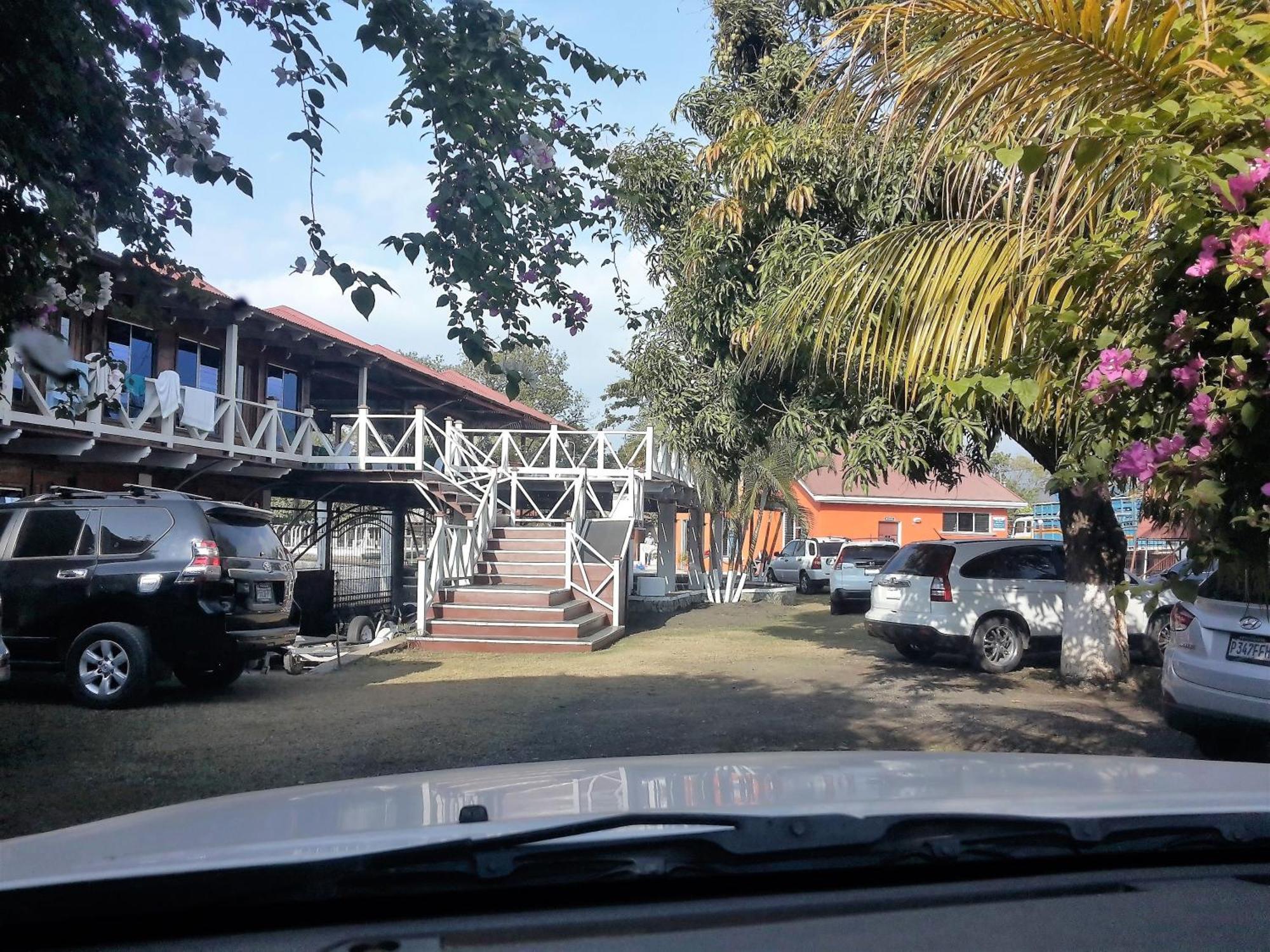 El Estor Chalet Castillo מראה חיצוני תמונה